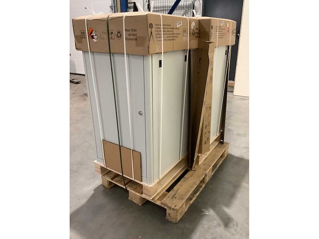Pallet noodstroomvoorzieningen - retourgoederen - 2 items - afbeelding 3 van  7