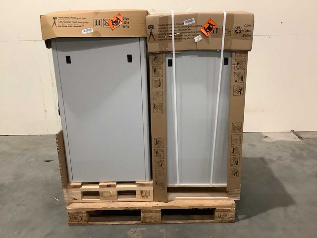 Pallet noodstroomvoorzieningen - retourgoederen - 2 items - afbeelding 2 van  7