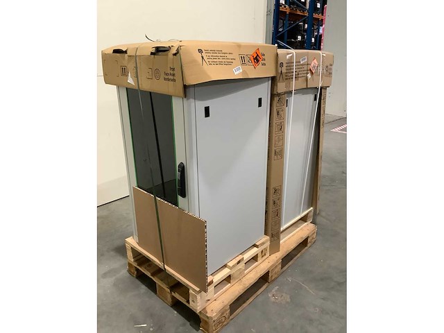 Pallet noodstroomvoorzieningen - retourgoederen - 2 items - afbeelding 4 van  7