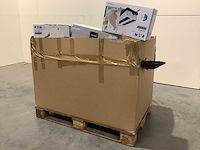 Pallet noodstroomvoorzieningen - retourgoederen - 21 items - afbeelding 1 van  5