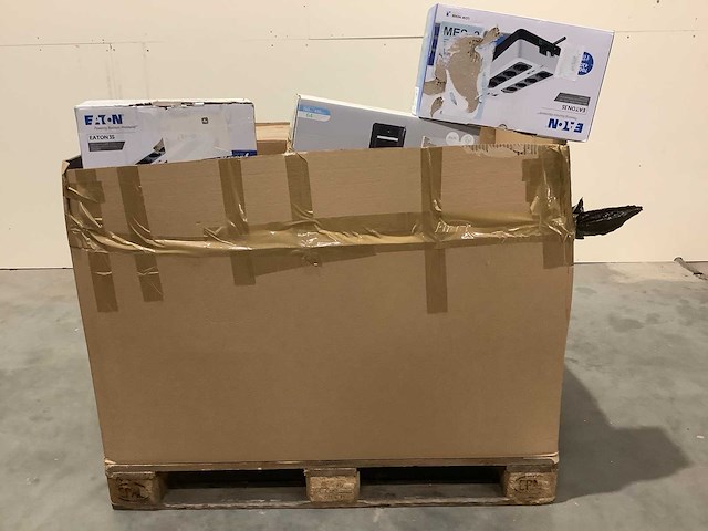Pallet noodstroomvoorzieningen - retourgoederen - 21 items - afbeelding 2 van  5