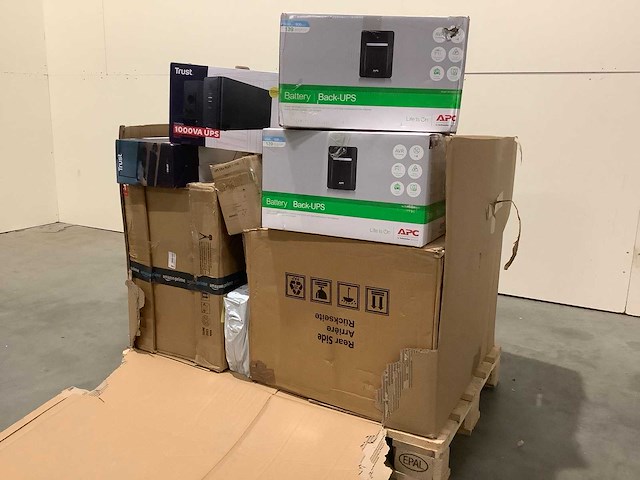 Pallet noodstroomvoorzieningen - retourgoederen - 22 items - afbeelding 1 van  7