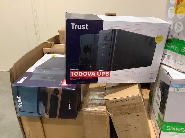 Pallet noodstroomvoorzieningen - retourgoederen - 22 items - afbeelding 3 van  7