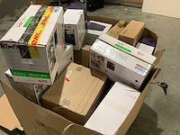 Pallet noodstroomvoorzieningen - retourgoederen - 22 items - afbeelding 5 van  7