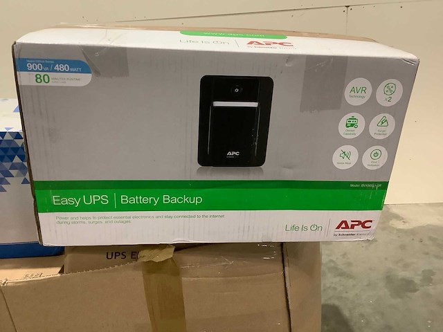 Pallet noodstroomvoorzieningen - retourgoederen - 33 items - afbeelding 3 van  6