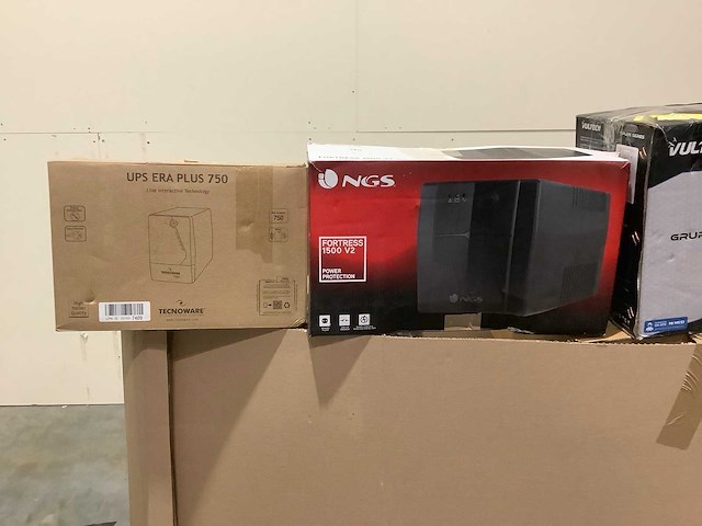 Pallet noodstroomvoorzieningen - retourgoederen - 48 items - afbeelding 4 van  6