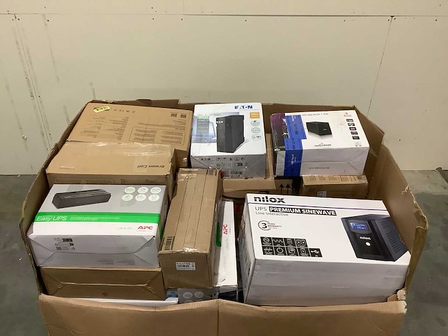 Pallet noodstroomvoorzieningen - retourgoederen - 48 items - afbeelding 5 van  7