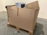 Pallet noodstroomvoorzieningen - retourgoederen - 8 items - afbeelding 1 van  6