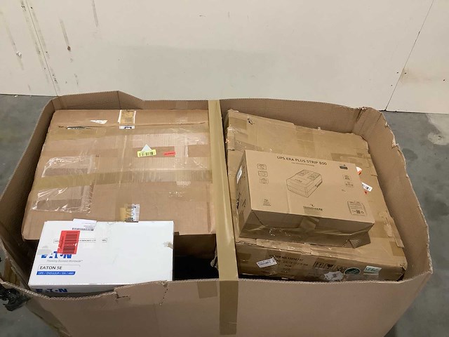 Pallet noodstroomvoorzieningen - retourgoederen - 8 items - afbeelding 5 van  6