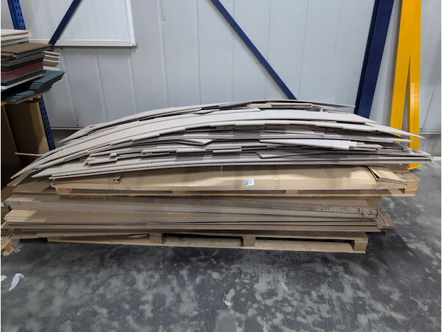 Pallet o.a. akoestisch vilt - afbeelding 1 van  6