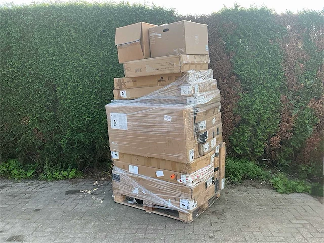 Pallet | o.a. cougar voetbaltafels - afbeelding 1 van  15