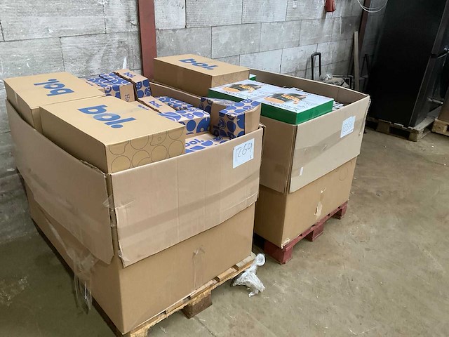 Pallet overstock (2x) - afbeelding 1 van  2