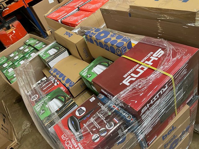 Pallet overstock (8x) - afbeelding 1 van  17