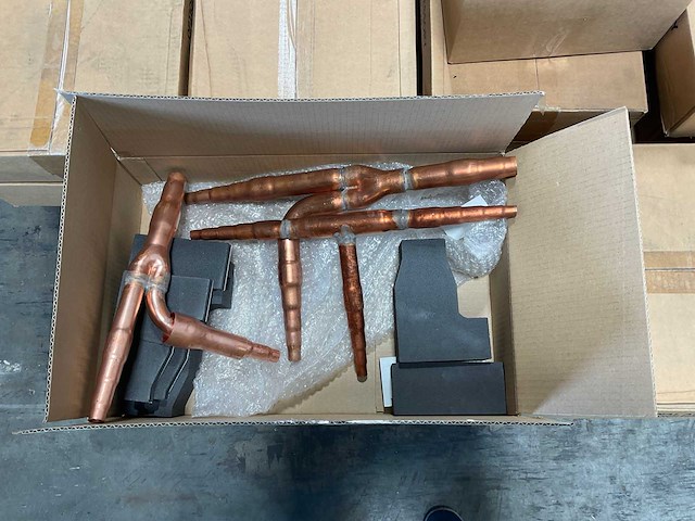 Pallet panasonic vrf - cz-p680bh2 t-stuk - paw-t10 printplaat - afbeelding 2 van  2