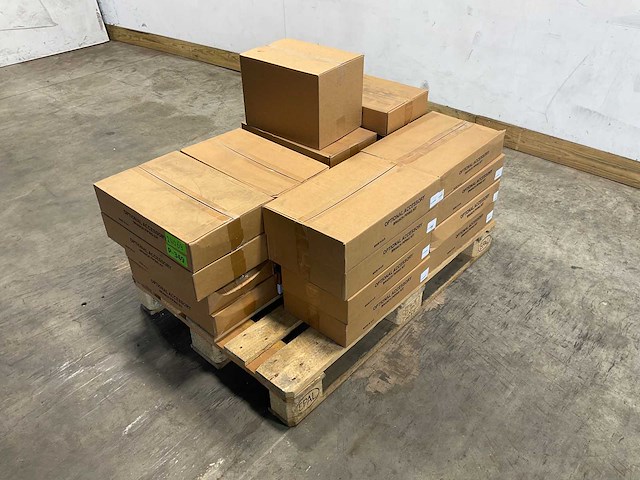 Pallet panasonic vrf - cz-p680bh2 t-stuk - paw-t10 printplaat - afbeelding 1 van  3