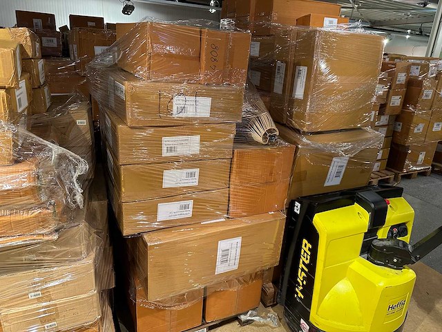 Pallet partij woondecoratie – mix van lampen, vazens & decoratie (partijhandel) - afbeelding 1 van  4