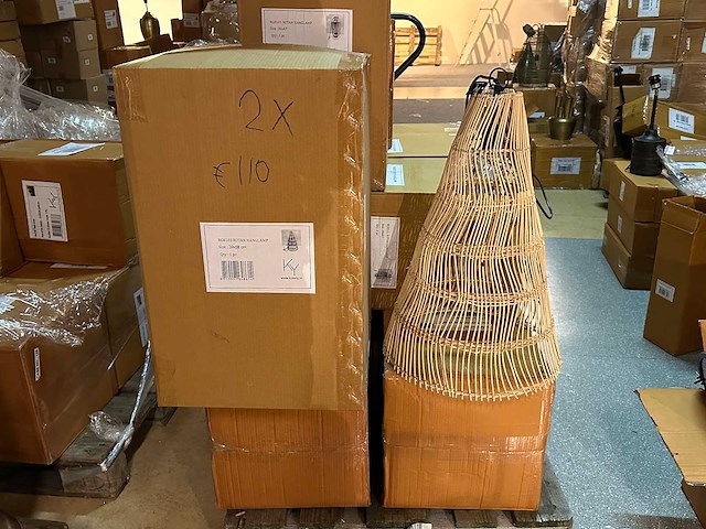 Pallet partij woondecoratie – mix van lampen, vazens & decoratie (partijhandel) - afbeelding 2 van  6