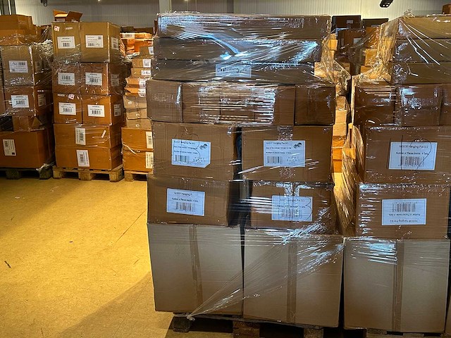 Pallet partij woondecoratie – mix van lampen, vazens & decoratie (partijhandel) - afbeelding 1 van  3