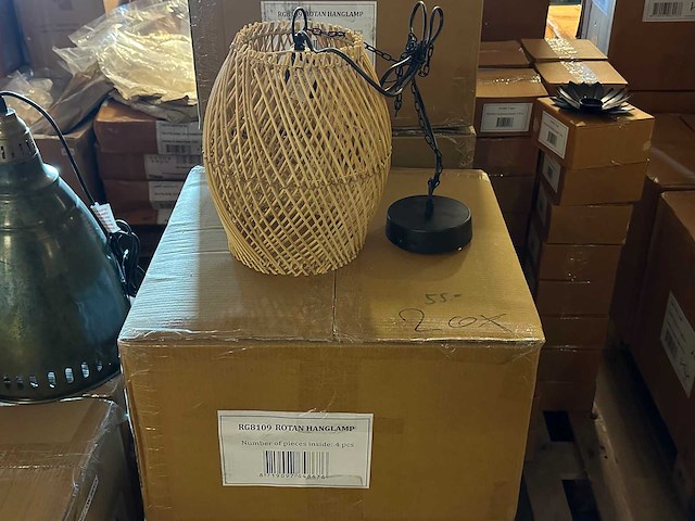 Pallet partij woondecoratie – mix van lampen, vazens & decoratie (partijhandel) - afbeelding 1 van  4
