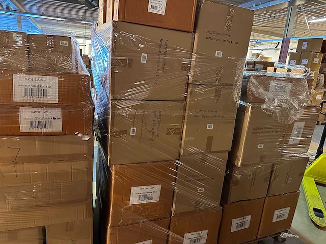 Pallet partij woondecoratie – mix van lampen, vazens & decoratie (partijhandel) - afbeelding 1 van  5