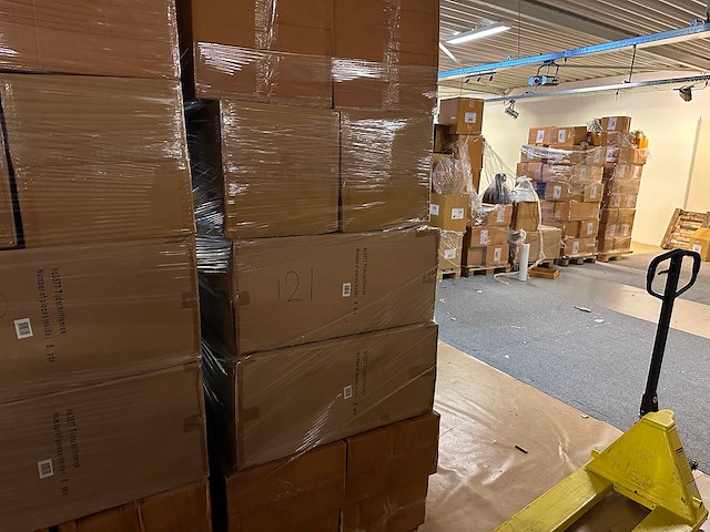 Pallet partij woondecoratie – mix van lampen, vazens & decoratie (partijhandel) - afbeelding 1 van  4