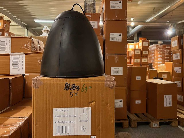 Pallet partij woondecoratie – mix van lampen, vazens & decoratie (partijhandel) - afbeelding 1 van  4