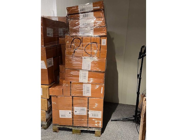 Pallet partij woondecoratie – mix van lampen, vazens & decoratie (partijhandel) - afbeelding 1 van  5