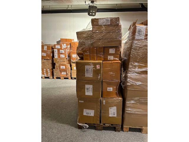 Pallet partij woondecoratie – mix van lampen, vazens & decoratie (partijhandel) - afbeelding 1 van  4