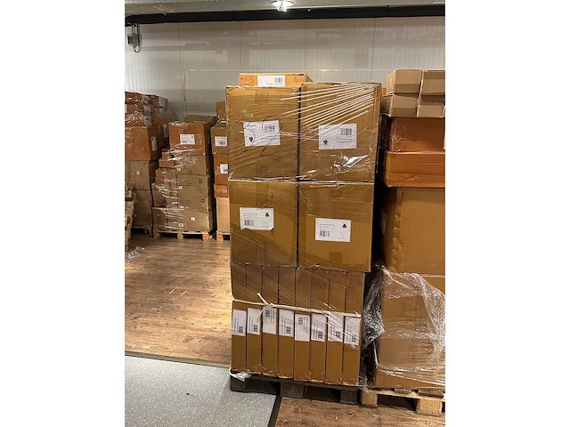 Pallet partij woondecoratie – mix van lampen, vazens & decoratie (partijhandel) - afbeelding 1 van  2