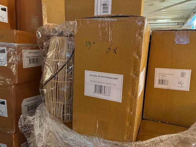 Pallet partij woondecoratie – mix van lampen, vazens & decoratie (partijhandel) - afbeelding 3 van  4