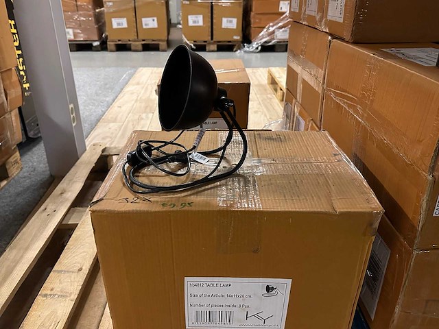 Pallet partij woondecoratie – mix van lampen, vazens & decoratie (partijhandel) - afbeelding 1 van  5