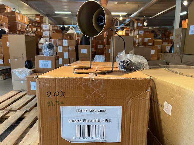 Pallet partij woondecoratie – mix van lampen, vazens & decoratie (partijhandel) - afbeelding 2 van  5