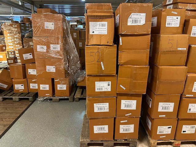 Pallet partij woondecoratie – mix van lampen, vazens & decoratie (partijhandel) - afbeelding 1 van  4