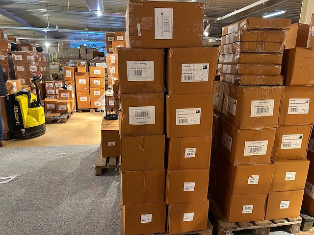 Pallet partij woondecoratie – mix van lampen, vazens & decoratie (partijhandel) - afbeelding 1 van  4