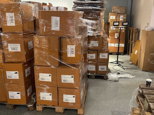 Pallet partij woondecoratie – mix van lampen, vazens & decoratie (partijhandel) - afbeelding 1 van  5