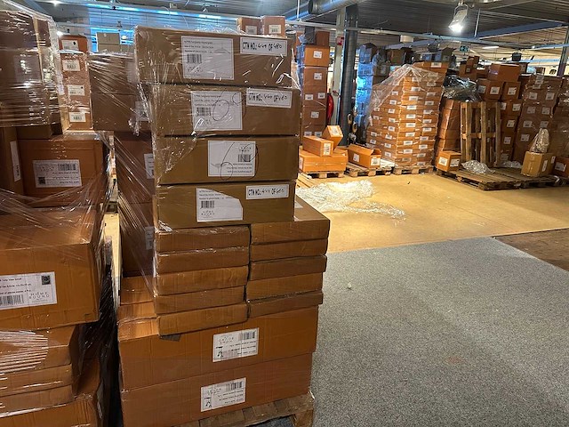 Pallet partij woondecoratie – mix van lampen, vazens & decoratie (partijhandel) - afbeelding 1 van  6