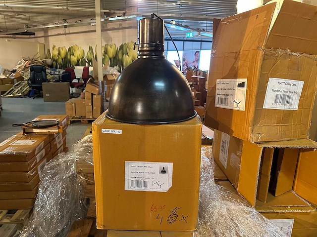 Pallet partij woondecoratie – mix van lampen, vazens & decoratie (partijhandel) - afbeelding 2 van  6