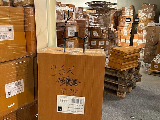 Pallet partij woondecoratie – mix van lampen, vazens & decoratie (partijhandel) - afbeelding 2 van  5