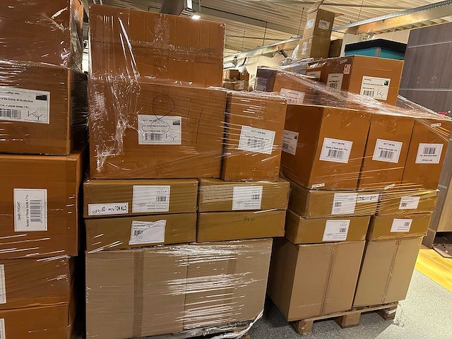 Pallet partij woondecoratie – mix van lampen, vazens & decoratie (partijhandel) - afbeelding 1 van  5