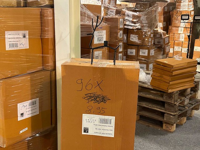 Pallet partij woondecoratie – mix van lampen, vazens & decoratie (partijhandel) - afbeelding 2 van  5