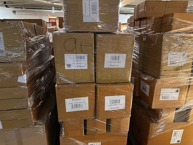 Pallet partij woondecoratie – mix van lampen, vazens & decoratie (partijhandel) - afbeelding 1 van  4