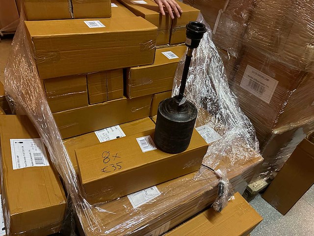 Pallet partij woondecoratie – mix van lampen, vazens & decoratie (partijhandel) - afbeelding 6 van  6