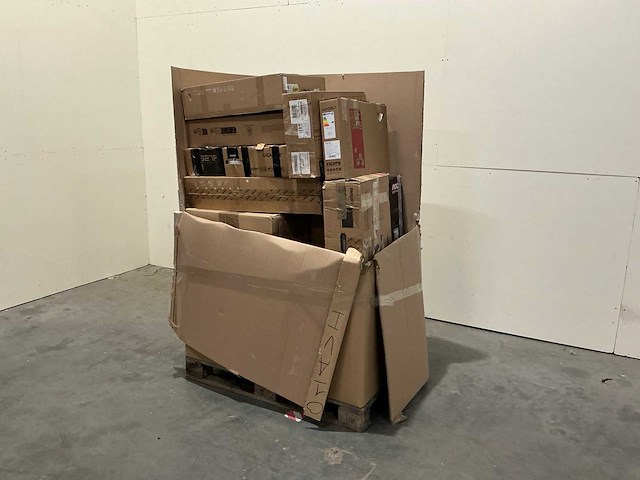 Pallet pc schermen / monitors retourgoederen - 16 items - afbeelding 1 van  8