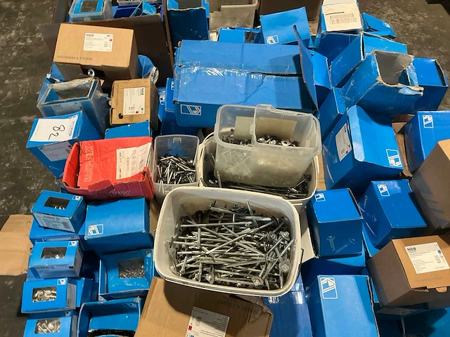 Pallet pontmeyer dakbevestigingsmaterialen - afbeelding 8 van  9