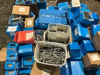 Pallet pontmeyer dakbevestigingsmaterialen - afbeelding 8 van  9