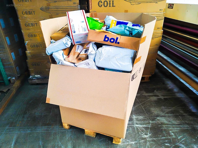 Pallet postpakketten 129 kg - afbeelding 1 van  9