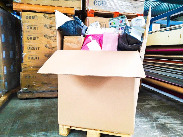 Pallet postpakketten 129 kg - afbeelding 4 van  12