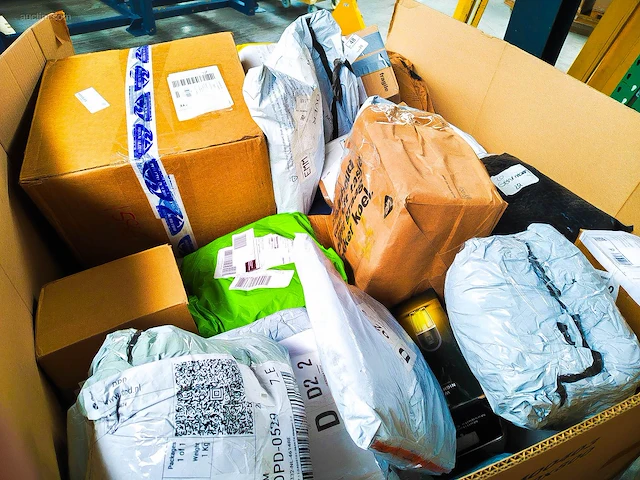Pallet postpakketten 129 kg - afbeelding 2 van  12