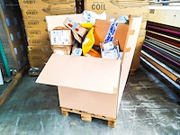 Pallet postpakketten 129 kg - afbeelding 1 van  12