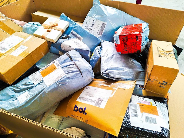 Pallet postpakketten 135 kg - afbeelding 8 van  13